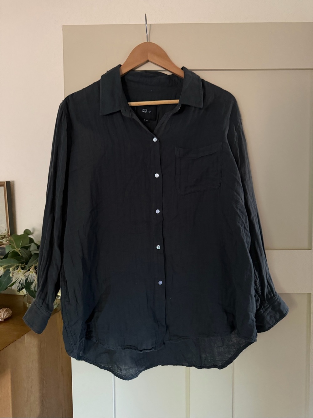 Rails XL Organic Cotton Classic Black Button-Down Shirt
